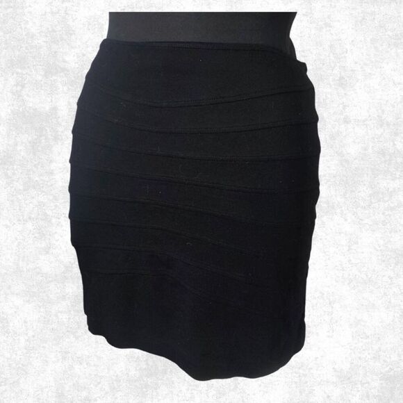 Studio Point Black Bandage Mini Skirt – Size 12 | Curve-Hugging Alt Glam - Picture 2 of 6
